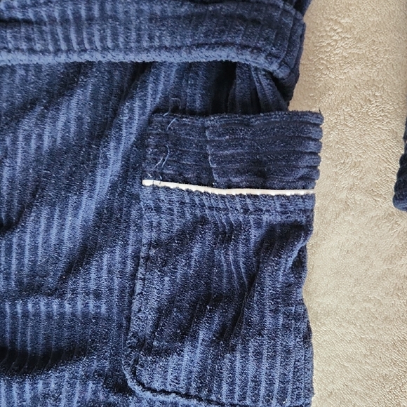 Expressions Deep Blue Men's Lounge Robe - Picture 4 of 9